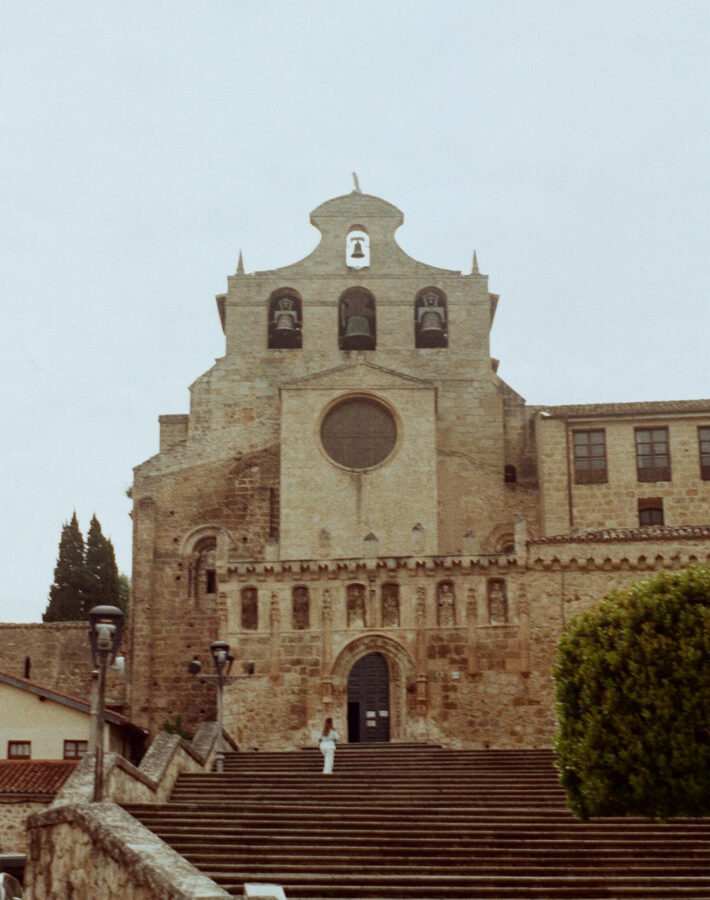 El Priorato_Monasterios románicos_0